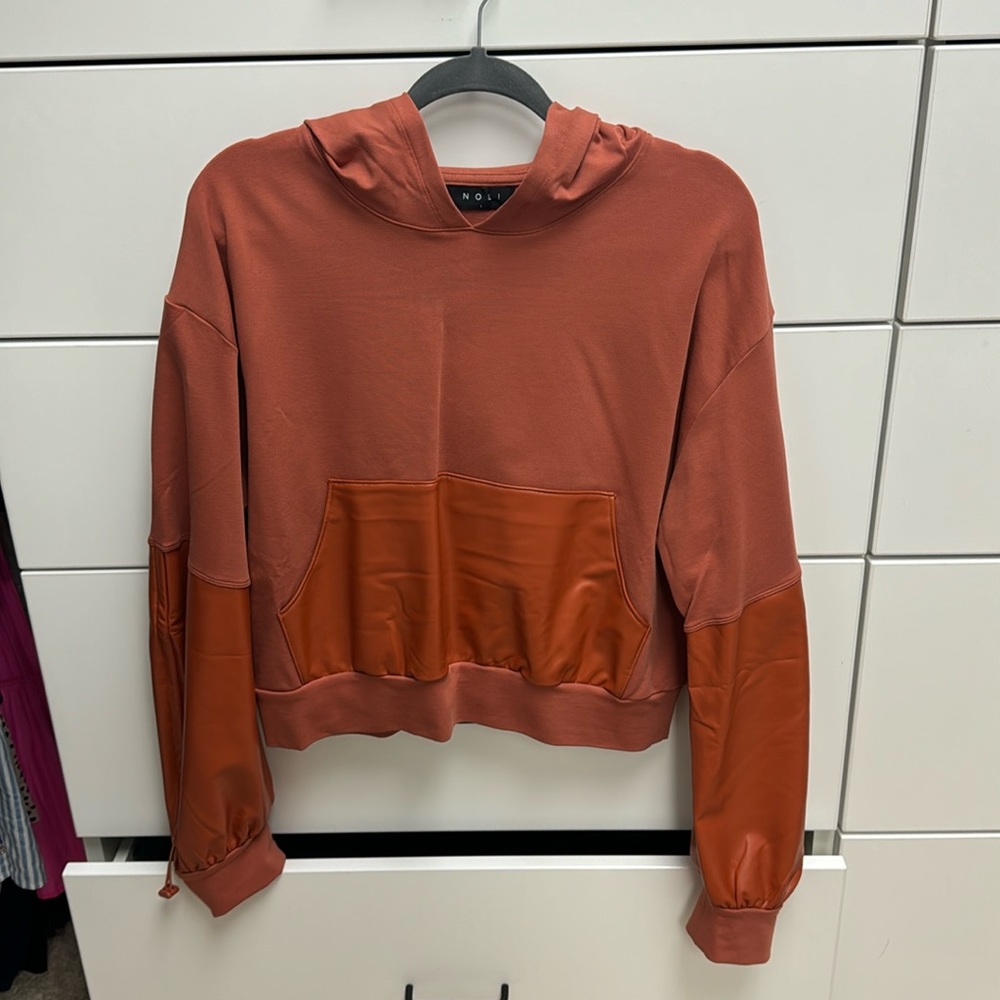 Noli cropped hooded sweatshirt